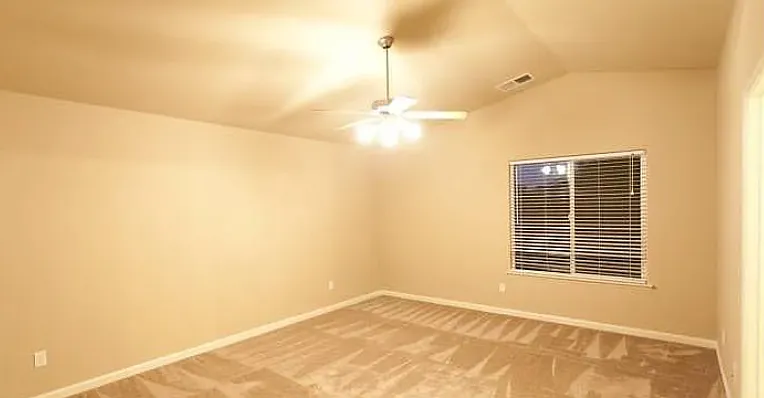 485 Pine St — Photo 2
