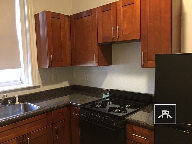 1st image of 68 Chiswick Rd #6