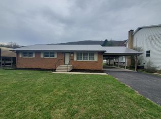 3007 Winterberry Ave, Covington, VA 24426