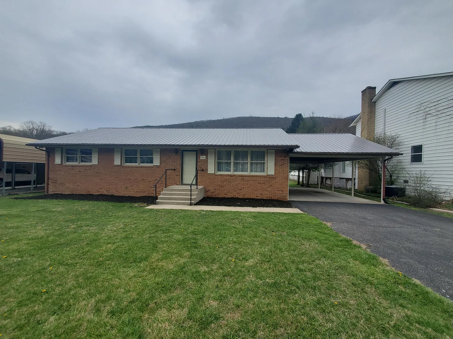 3007 Winterberry Ave photo 1