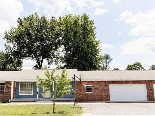 715 W 1st St, Clinton, IN 47842