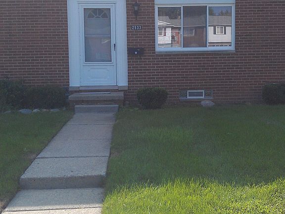 3rd image of 2533 Patrick Henry St