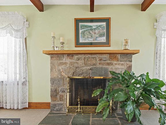 5th image of 1226 Rosemont Dr