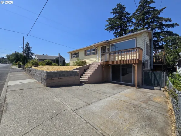 1515 Mount Hood St, The Dalles, OR 97058