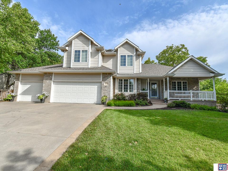 1st image of 3330 Williamsburg Dr