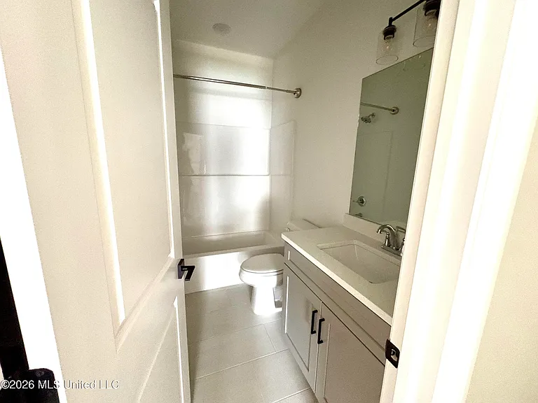 701 Southview Dr — Photo 30