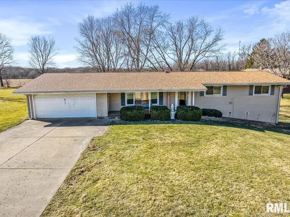 411 S Cottage Grove Ave, Princeville, IL 61559