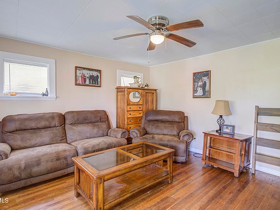4th image of 409 Rogers Ave