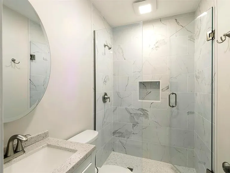 1210 N Donnelly St — Photo 24