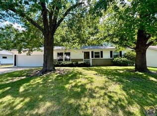 3501 SE Crestwater Dr, Topeka, KS 66605