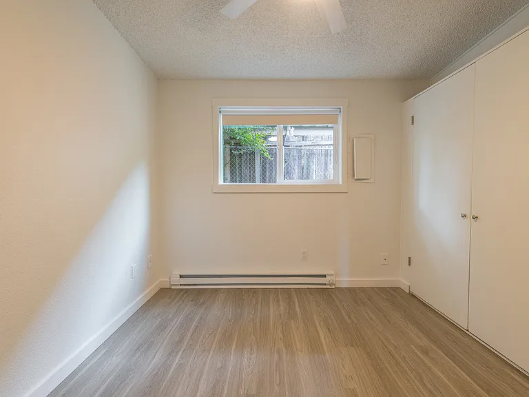 Bel Aire Court | Bedroom