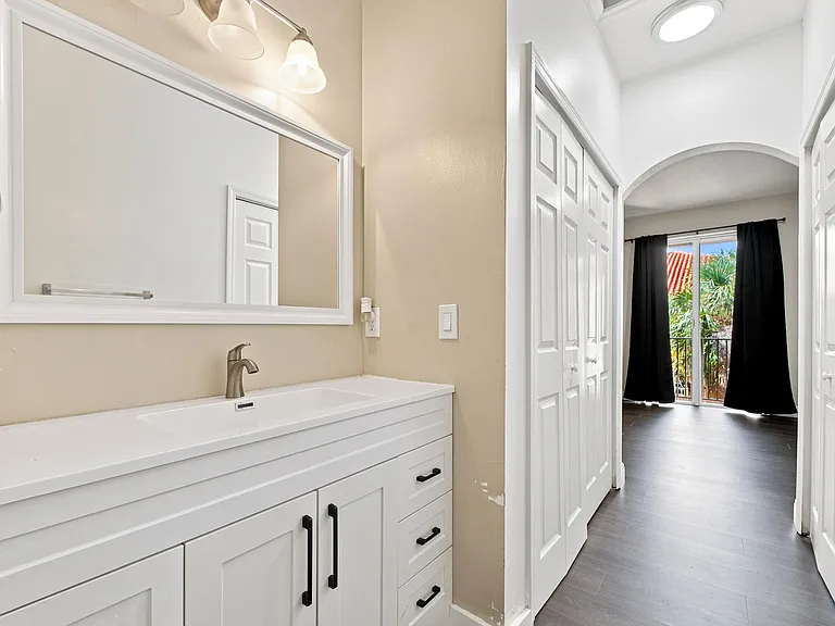 732 SW 106th Ave #2011 — Photo 26