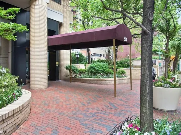 311 East 38th Street image 21 of 24