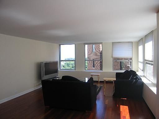 5th image of 2626 N Lakeview Ave APT 808