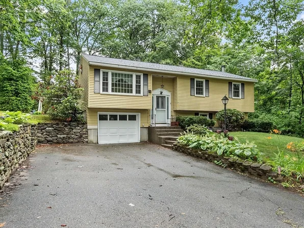 70 Beth Ave, Leominster, MA 01453