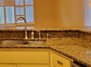 12811R Lake Dr, Largo, FL 33774