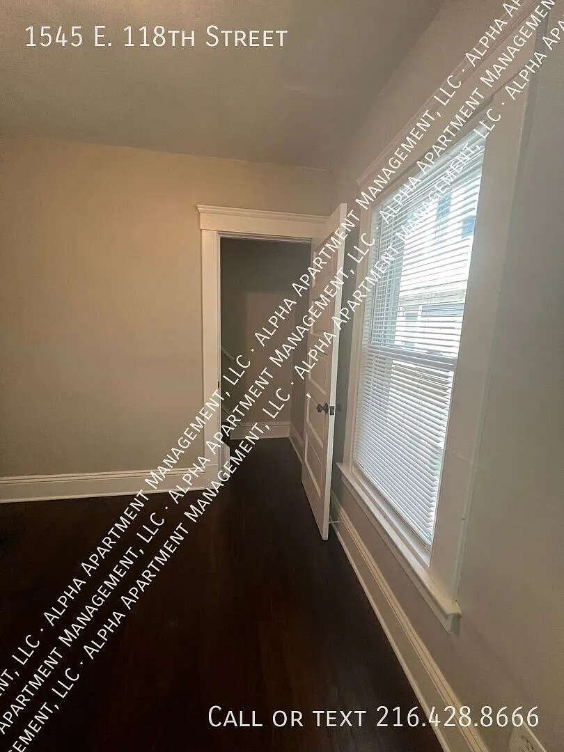 3 bed, 1.0 bath, $2,400 — Photo 4