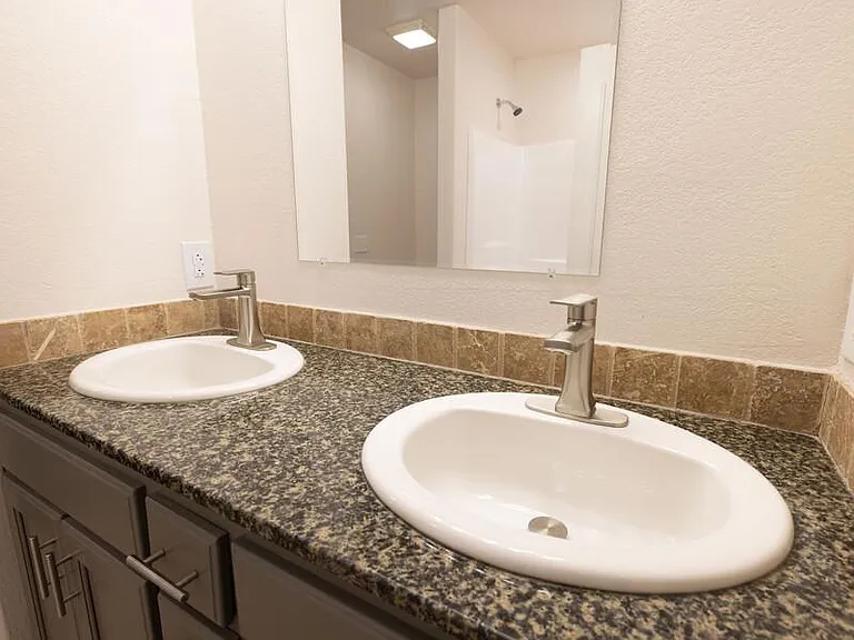 15th Place Townhomes — Photo 37