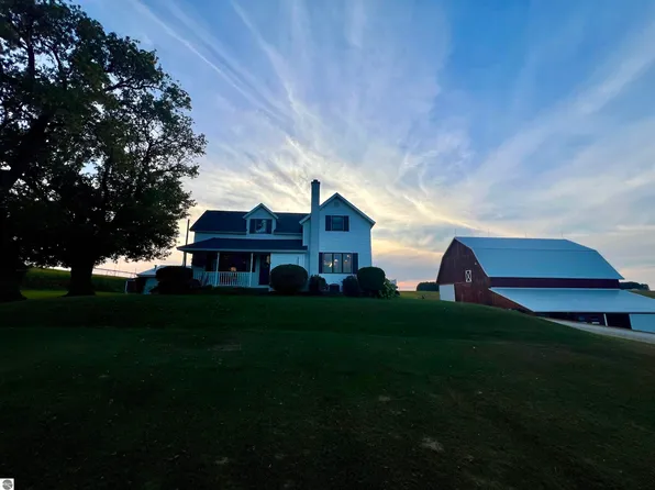 10290 S Green Rd, Mc Bain, MI 49657