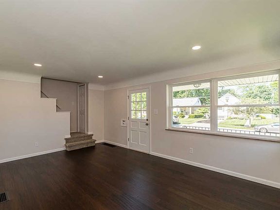 2nd image of 1162 Morado Dr