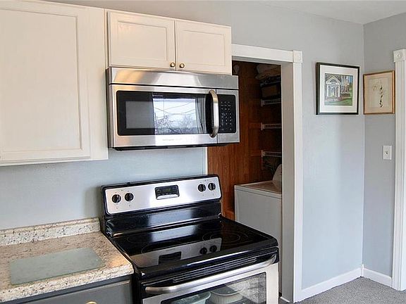 4th image of 146 Cornell Ave
