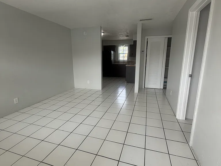 770 SW 8th St #104 — Photo 7