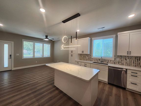 5th image of 2112 N Road 52