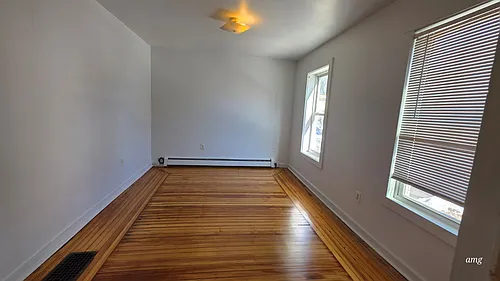 171 Frank St Photo 1