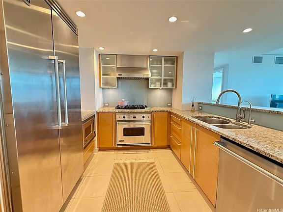 2nd image of 1177 Queen St APT 3501