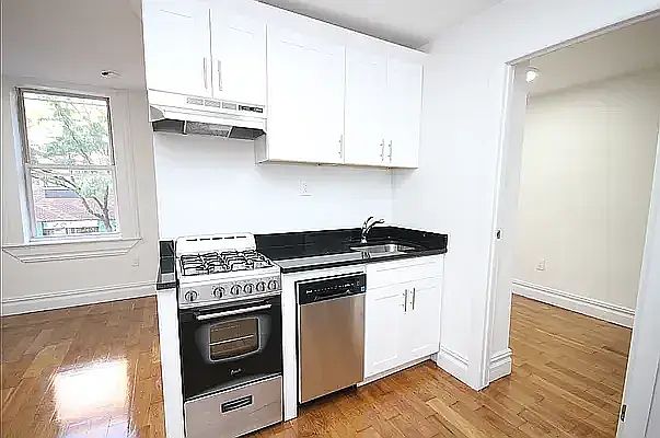 2nd image of 36 Avenue A #2C
