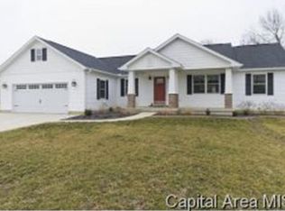 406 S Barn Hollow Dr, Athens, IL 62613