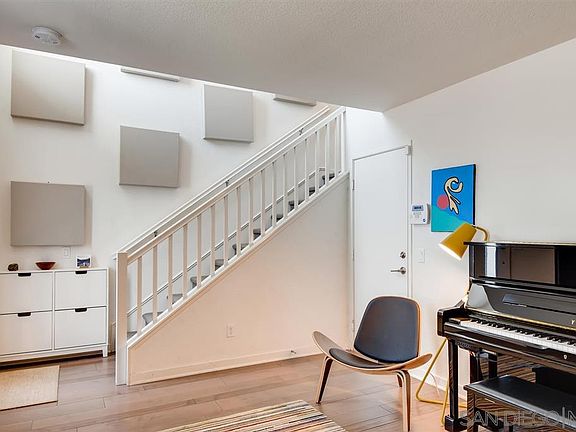 3rd image of 4698 Idaho St