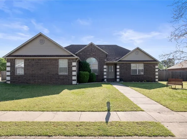 826 Lynn Dr, Pea Ridge, AR 72751