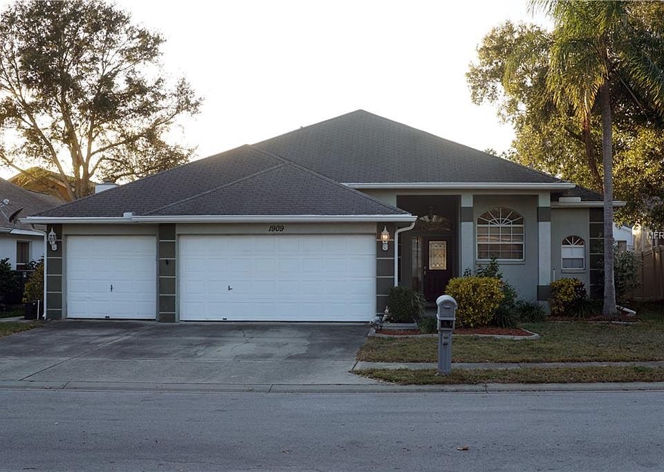 1st image of 1909 Wood Trail St