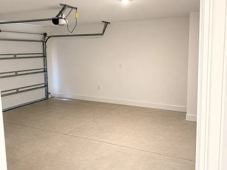 214 Bay Springs Blvd — Photo 4
