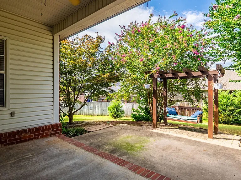 15 Iris Cv — Photo 11