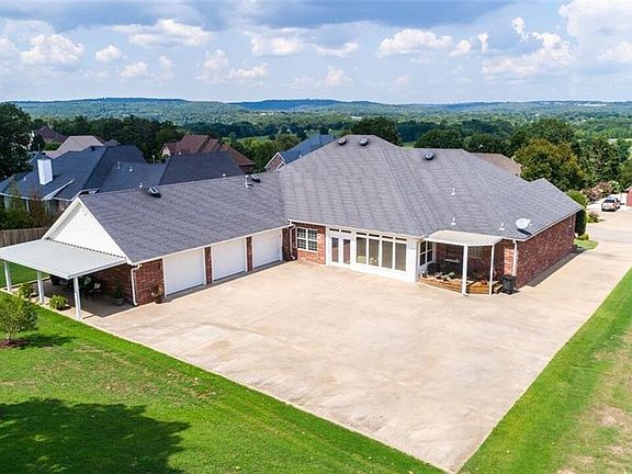 3rd image of 2031 Lee Creek Dr