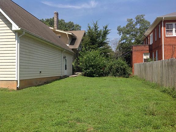 5th image of 418 Roanoke Ave