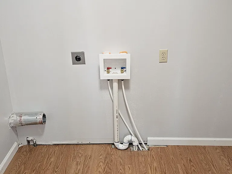 408 Main St — Photo 7