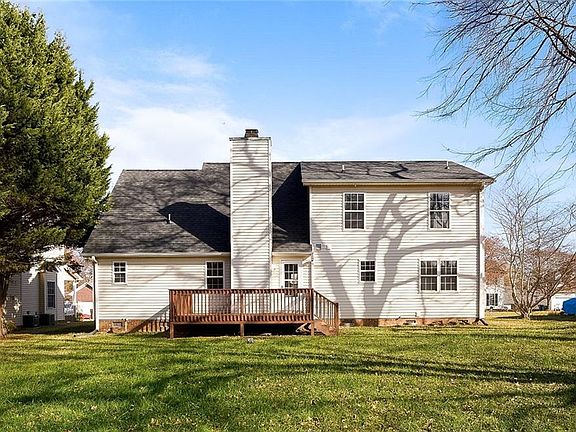 2nd image of 3198 Stonypointe Dr