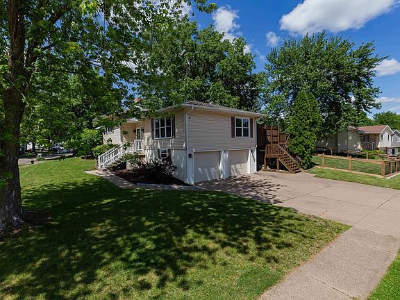 4th image of 608 Centre Dr