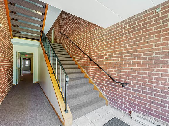 3rd image of 6955 Heritage Cir #3-2D