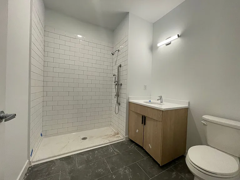 104 Howe St — Photo 15