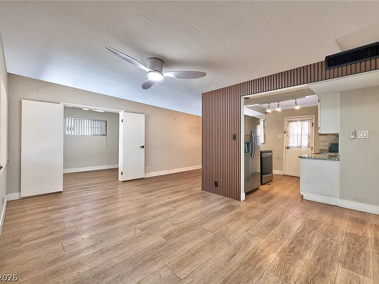 612 Stanford St — Photo 3