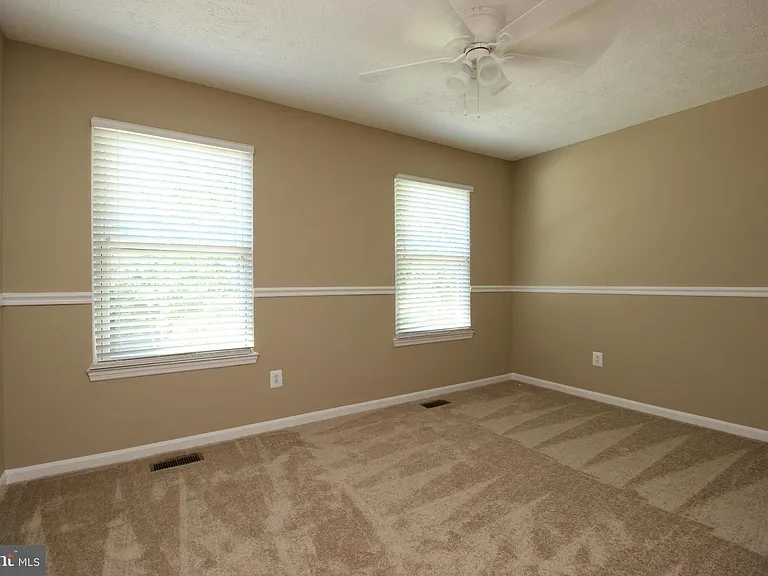 66 Larkwood Ct — Photo 23