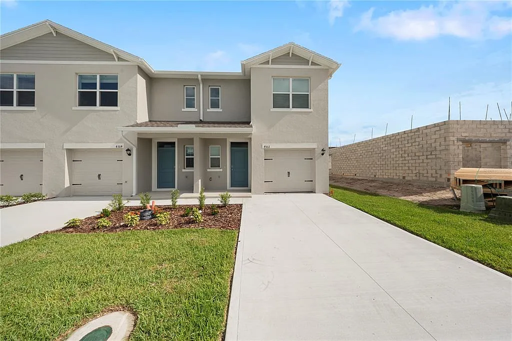 3 bed, 2.5 bath, 1464 sqft, $1,975 — Photo 1