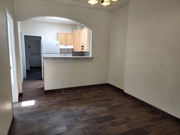 3rd image of 3011 N Marion St