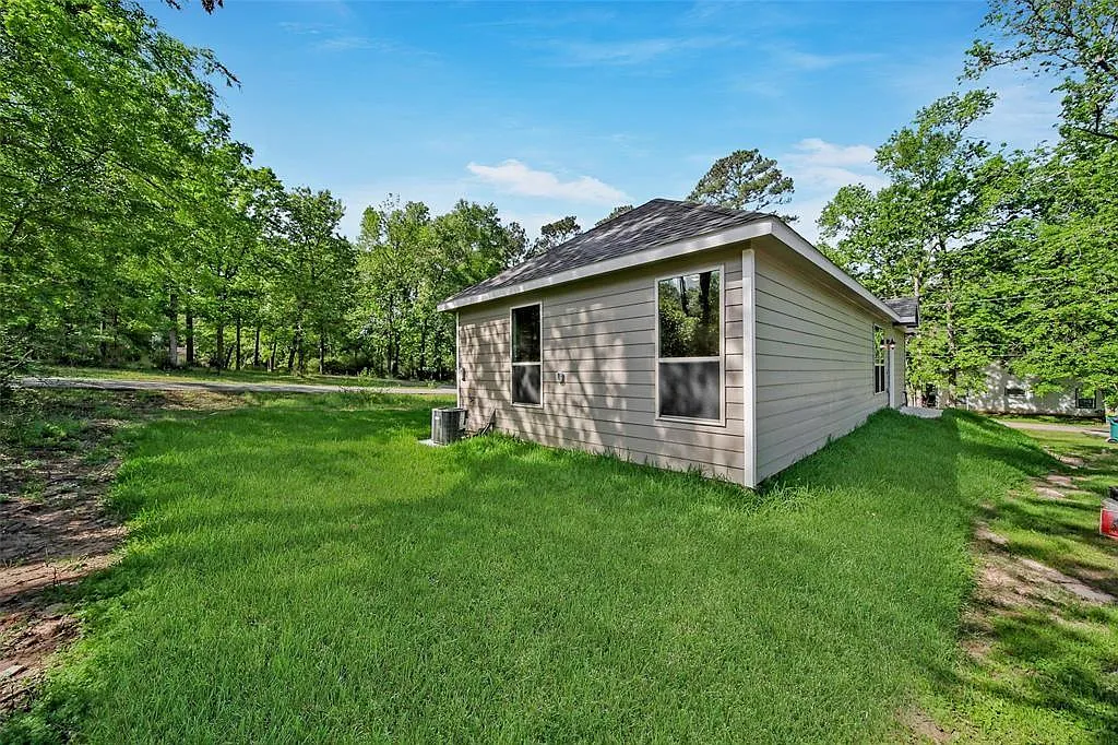 3 bed, 2.0 bath, 1000 sqft, $1,500 — Photo 4