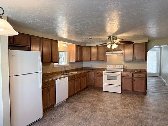 5th image of 121 Nathan Ladner Rd