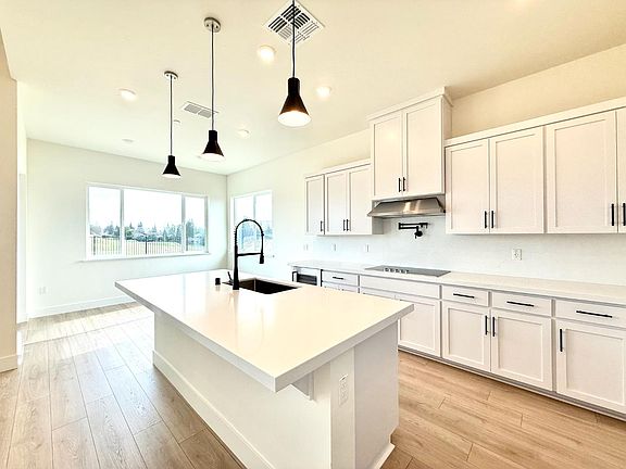 3rd image of 7056 Dalton Ranch Drive